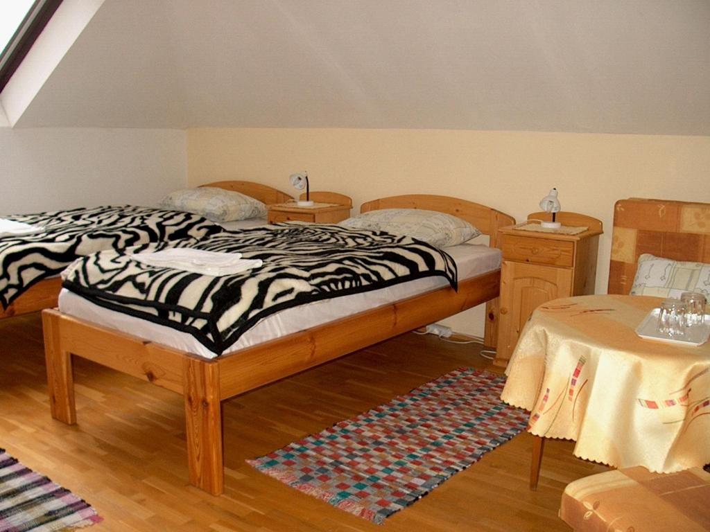 Roza Hotel Es Apartmanhaz 에스테르곰 객실 사진