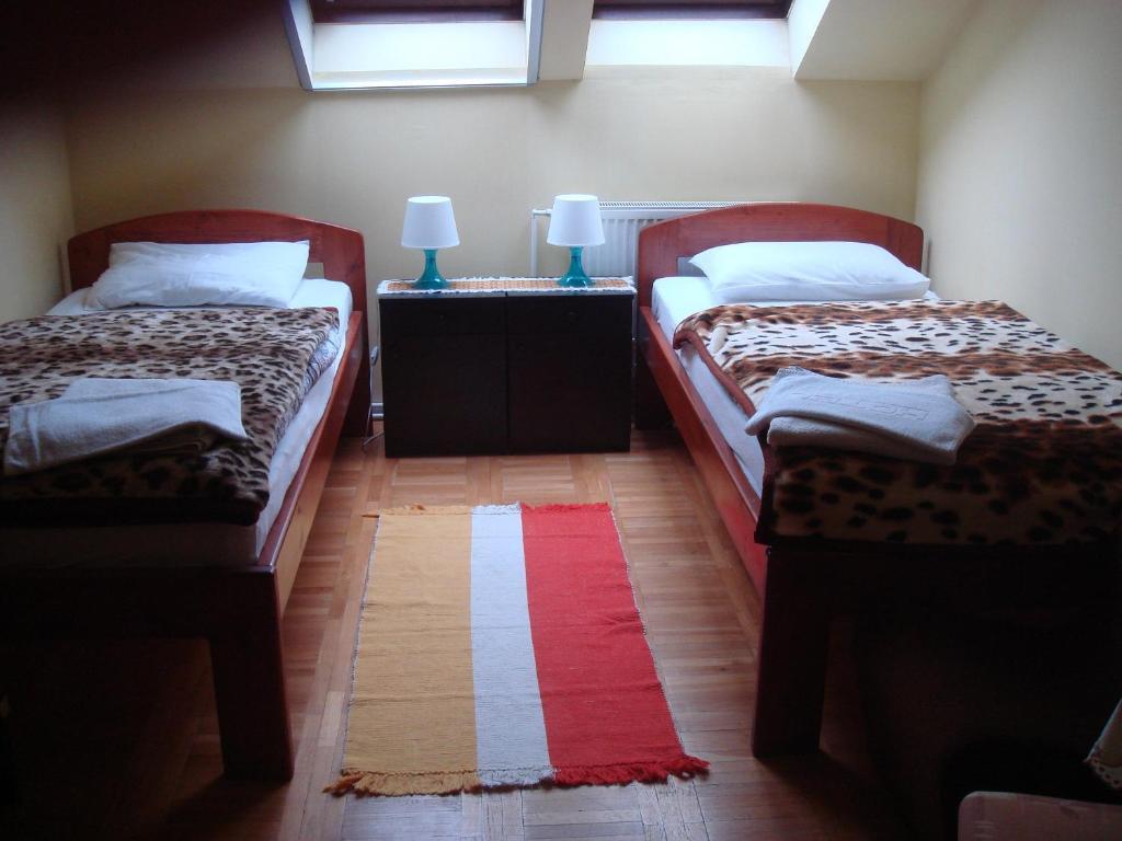 Roza Hotel Es Apartmanhaz 에스테르곰 객실 사진