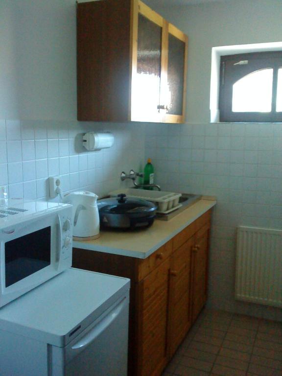 Roza Hotel Es Apartmanhaz 에스테르곰 객실 사진
