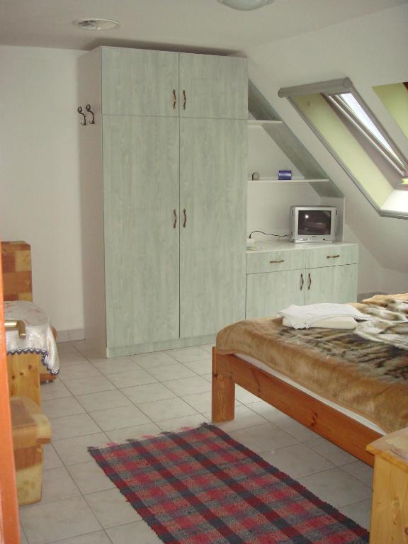 Roza Hotel Es Apartmanhaz 에스테르곰 객실 사진