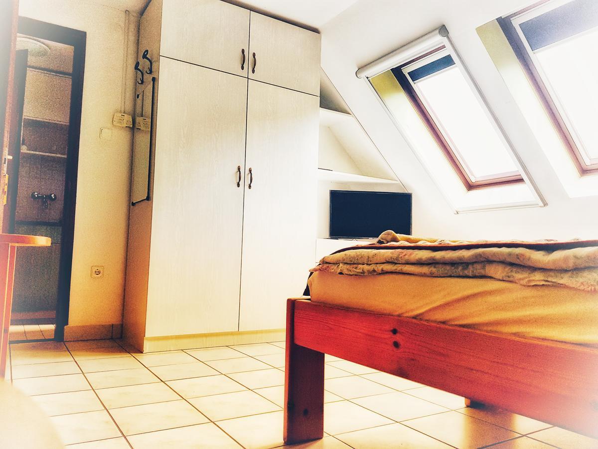 Roza Hotel Es Apartmanhaz 에스테르곰 외부 사진