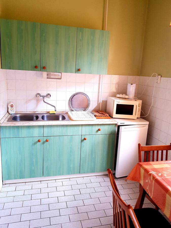 Roza Hotel Es Apartmanhaz 에스테르곰 외부 사진